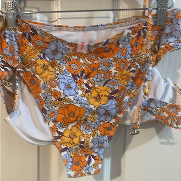 ROMWE Floral Bikini - Orange and White - Picture 3 of 6